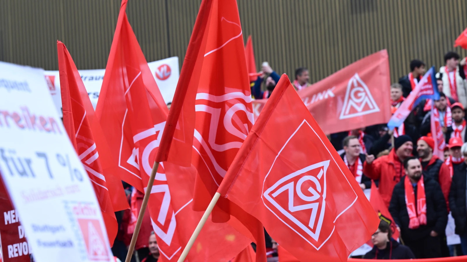 IG Metall Sendikası Çağrısıyla Bugün Grev Var!, © dpa IG Metall Sendikası Çağrısıyla Bugün Grev Var!, © dpa