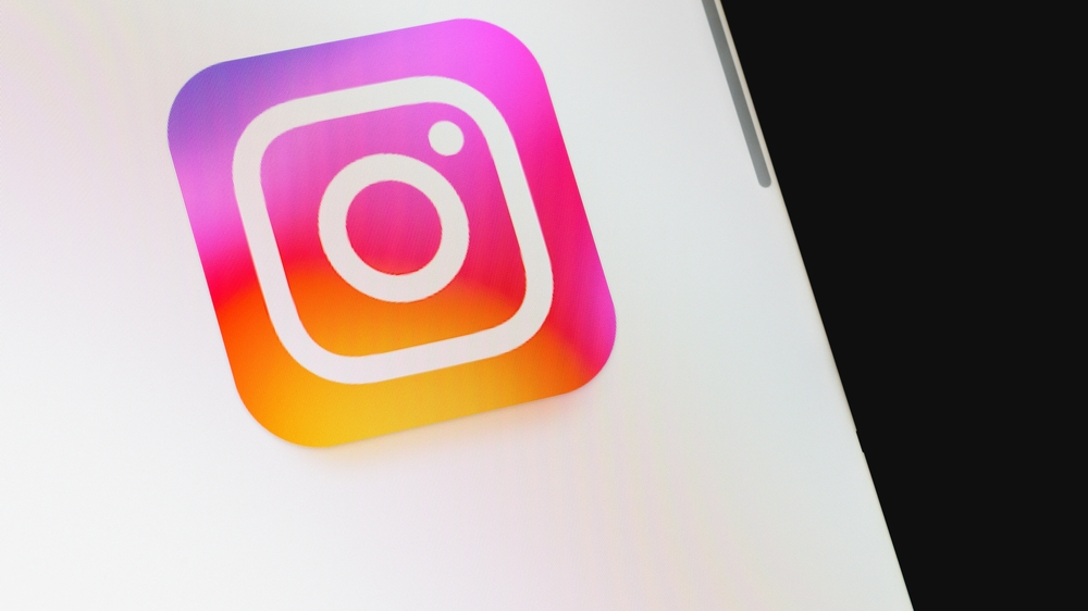 Instagram'a DM Kutusu Çorap Çekmecesine Dönenlerin Hayatını Kurtaracak Bir Özellik Geliyor, © shutterstock