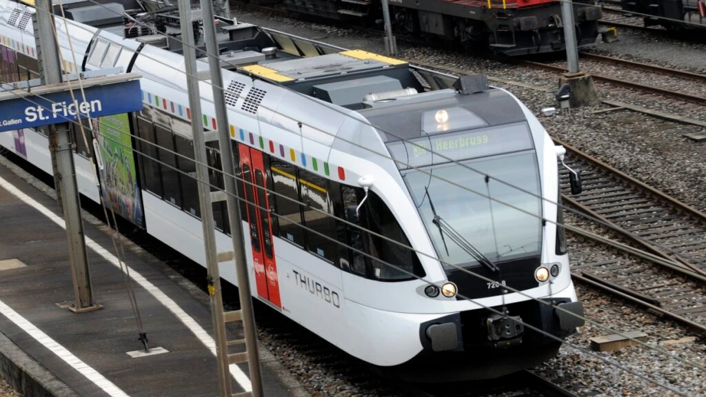 Gleis zwischen St. Gallen St. Fiden und Goldach verschüttet, © Keystone/SDA Gleis zwischen St. Gallen St. Fiden und Goldach verschüttet, © Keystone/SDA