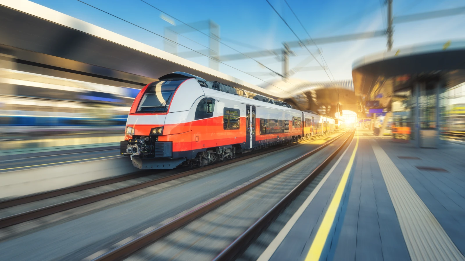 İstasyon Yeniden Açılıyor!, © shutterstock İstasyon Yeniden Açılıyor!, © shutterstock