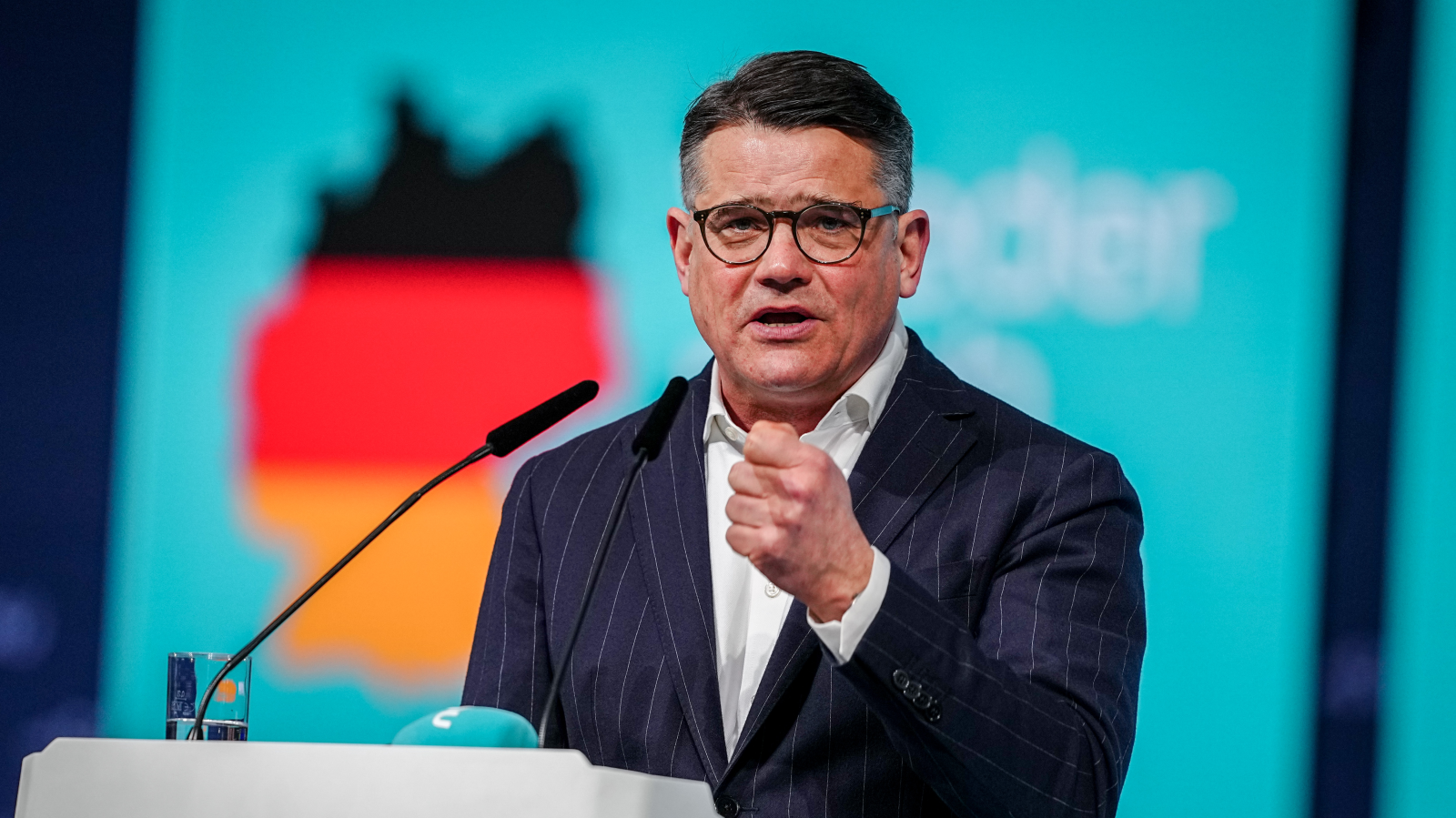 Boris Rhein’dan Ulusal Yas Gününde Barış ve Demokrasi Uyarısı! , © dpa