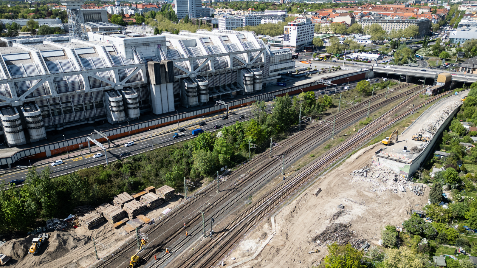 Berlin’de A100 Otoyolunda Gece Kapanmaları: Yeni Ringbahn Köprüsü İnşaatı Başlıyor, © Hannes P Albert/dpa