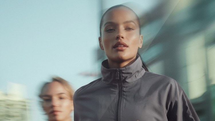 Vom Überlebensinstinkt zur Bewegungskultur: Warum Laufen heute weit mehr ist als Sport, © Credit Peek & Cloppenburg