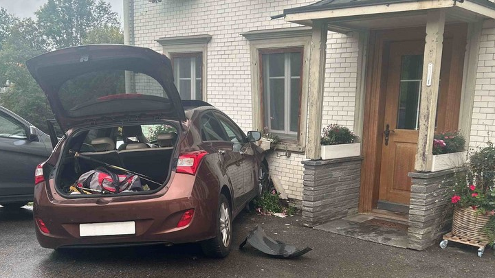 Autofahrer verwechselt Gas- und Bremspedal , © Kantonspolizei Appenzell Ausserrhoden