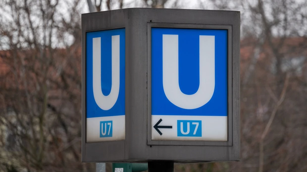 U7 U-Bahn Hattında Yangın Nedeniyle Saatlerce Aksama!, © Monika Skolimowska/dpa U7 U-Bahn Hattında Yangın Nedeniyle Saatlerce Aksama!, © Monika Skolimowska/dpa