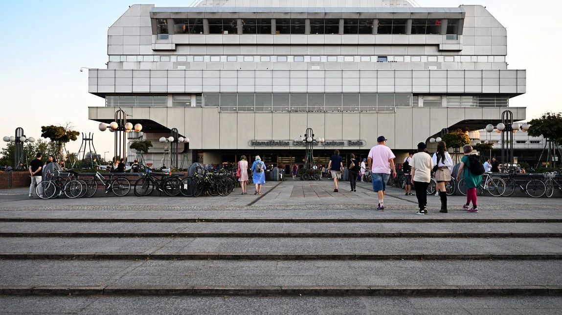 Berlin’in “Raumschiff”i Kongre Merkezi ICC Ziyarete Açıldı!, © Soeren Stache/dpa Berlin’in “Raumschiff”i Kongre Merkezi ICC Ziyarete Açıldı!, © Soeren Stache/dpa