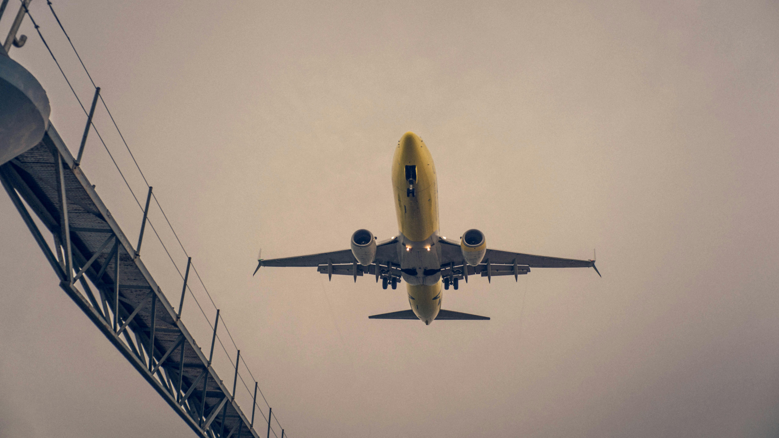 Bremen Havaalanı'nda iptaller!, © Lucas Allmann