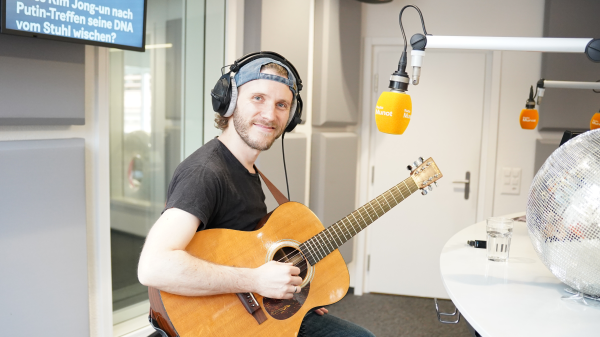 Der letzte Ton – Aaron Wegmann beendet die Street Music Nights 2025, © Radio Munot