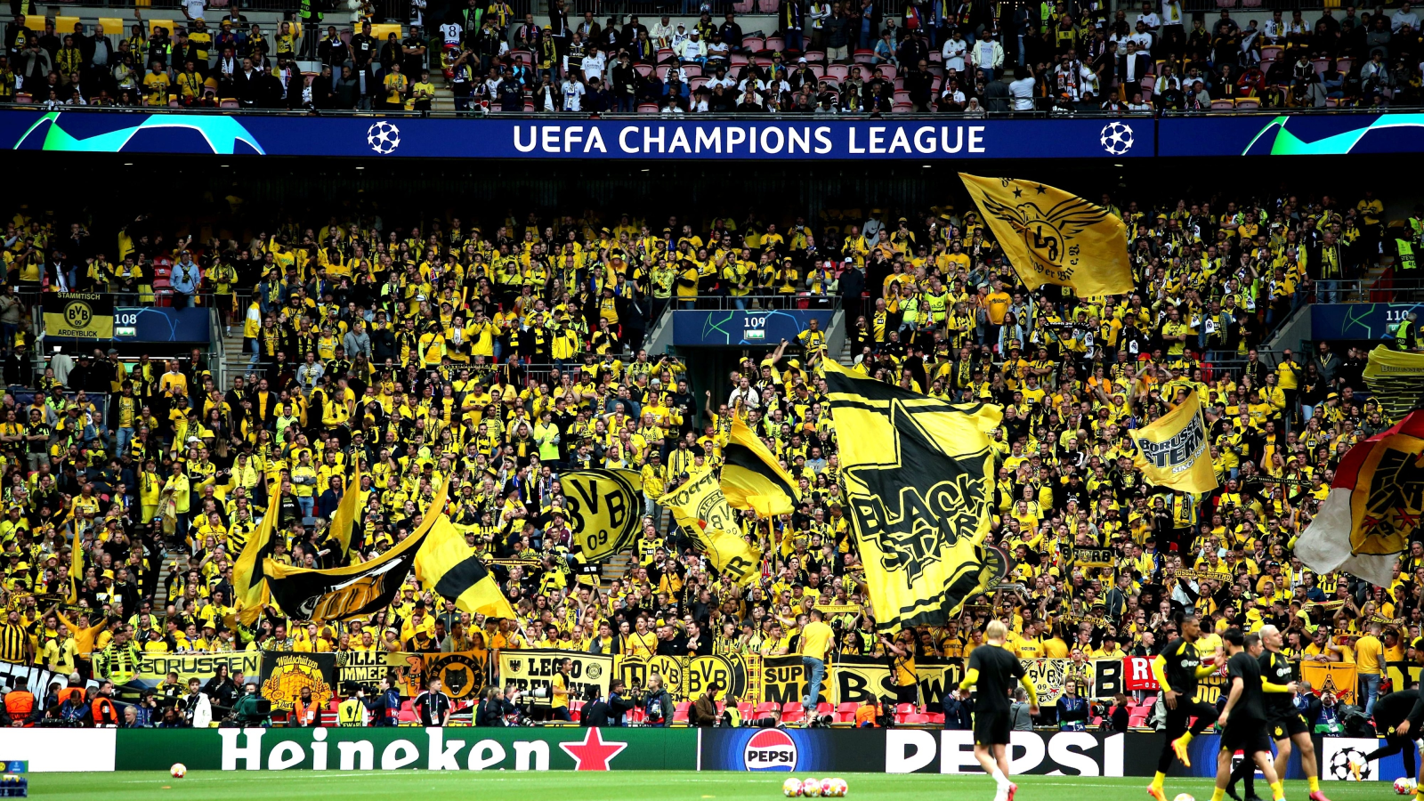 BVB Taraftarlarından “BVB 2029” Hamlesi: Daha Fazla Demokrasi Talebi, © shutterstock