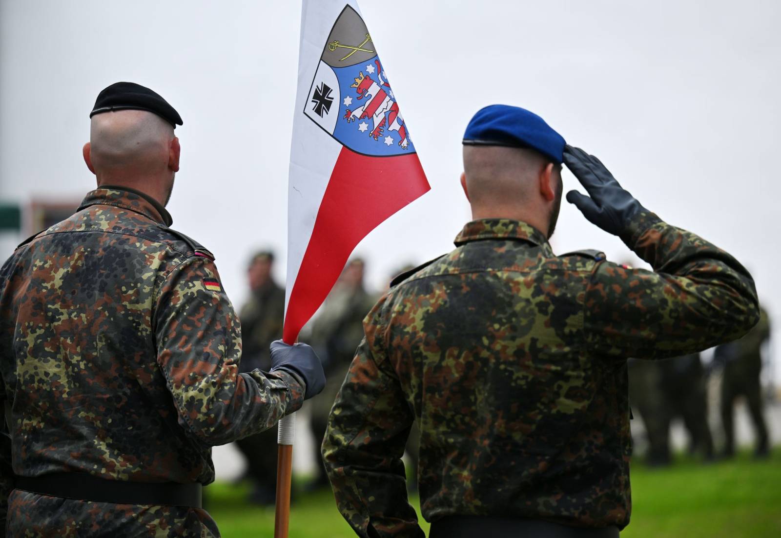 Am 15. Juni ist ein bundesweiter Veteranentag geplant. (Symbolbild), © Martin Schutt/dpa