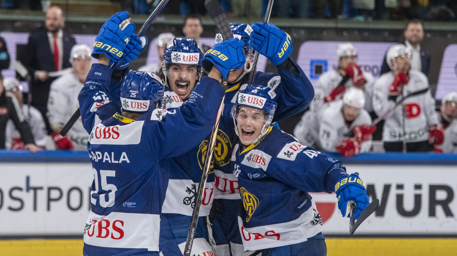 Davos gewinnt zum 16. Mal den Spengler Cup, © Keystone / EPA Keystone / Urs Flueeler Davos gewinnt zum 16. Mal den Spengler Cup, © Keystone / EPA Keystone / Urs Flueeler
