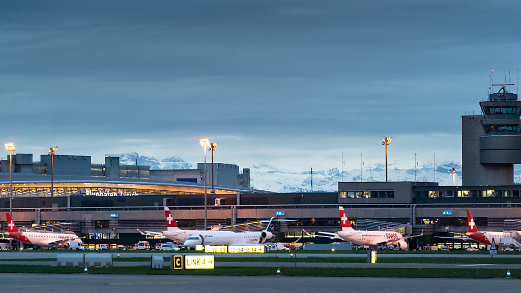 Erhöhter Flugverkehr beim Flughafen Zürich, © Keystone SDA