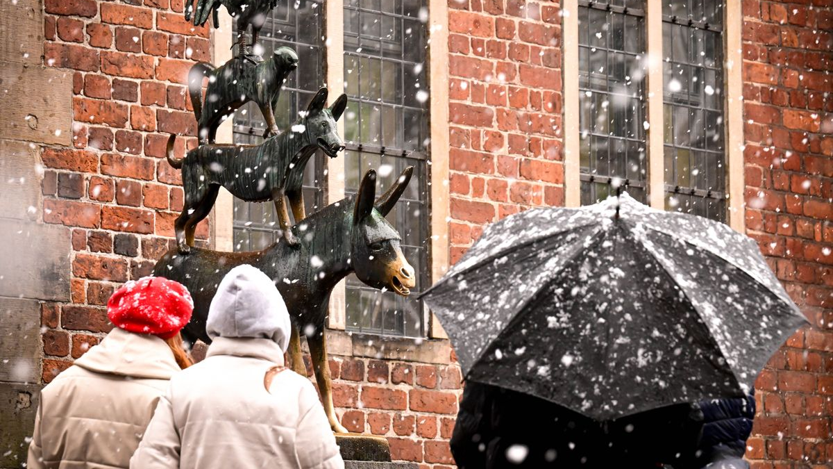 Bremen ve Bremerhaven’da Okullar Kapalı: Kar Nedeniyle Uzaktan Eğitime Geçildi, © Sina Schuldt/dpa