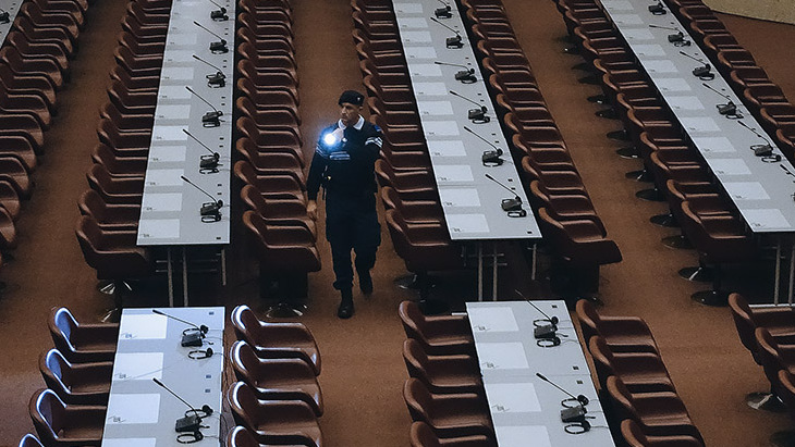 Securitas Kontrolle Taschenlampe, © securitas.ch