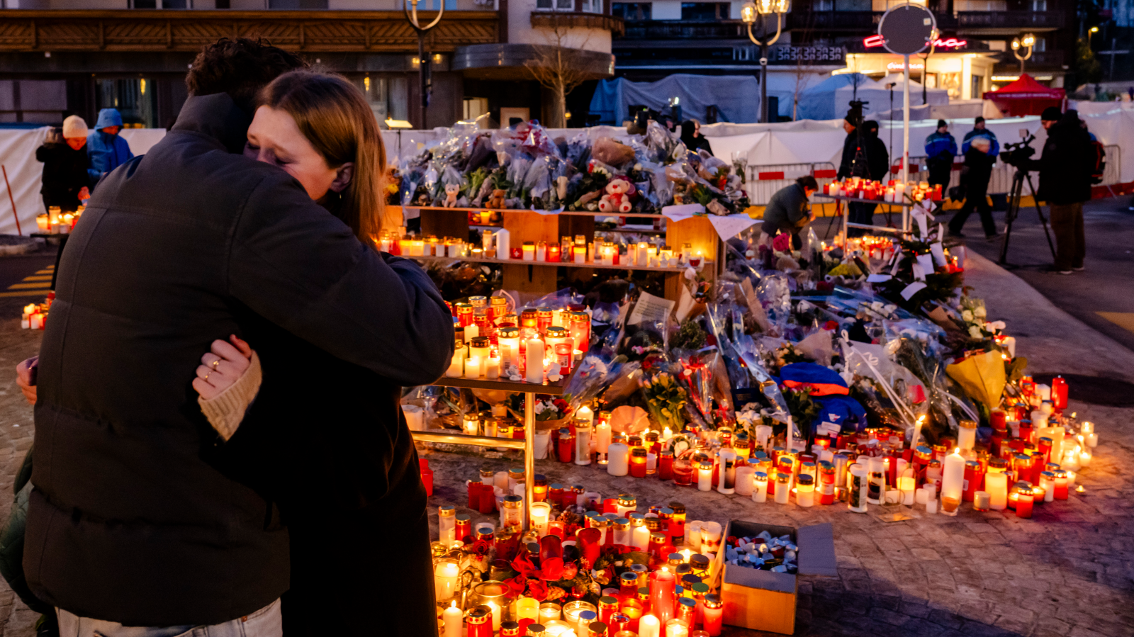 Crans-Montana Faciada Hayatını Kaybedenlerden birisi Türk Vatandaşı, © Jean-Christophe Bott/KEYSTONE/dpa