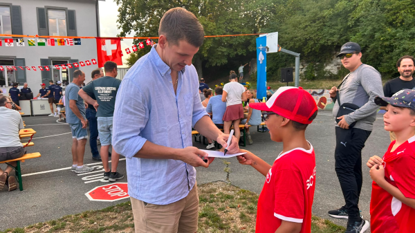 Dimitrij Küttel als Festredner in Dörflingen, © Radio Munot