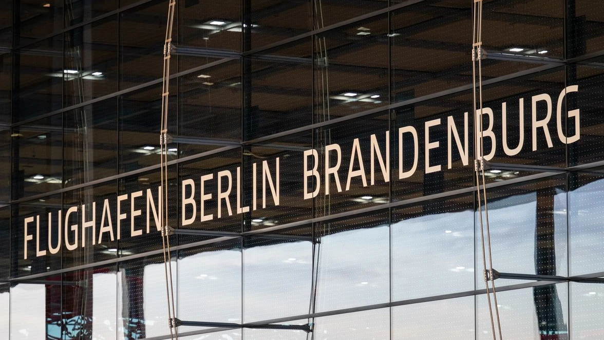 BER Havalimanı’nda Drone Krizi!, © dpa BER Havalimanı’nda Drone Krizi!, © dpa