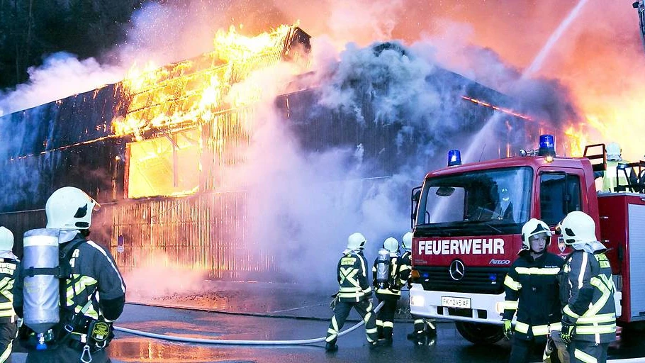 Feldkircher Grossbrand unter Kontrolle, © Mathis Fotografie / ORF Vorarlberg / Landespolizei Feldkircher Grossbrand unter Kontrolle, © Mathis Fotografie / ORF Vorarlberg / Landespolizei