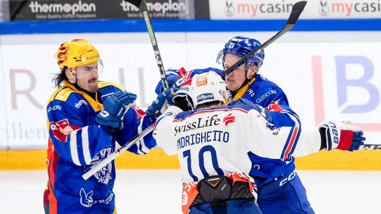 ZSC schlägt Zug zum siebenten Mal in Serie, © Keystone / Philipp Schmidli ZSC schlägt Zug zum siebenten Mal in Serie, © Keystone / Philipp Schmidli