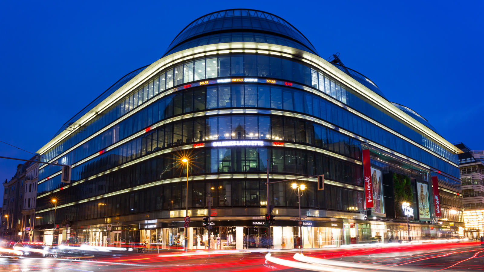 Berlin’de Noel Tatilinde Açık Olan Mağazalar, © shutterstock