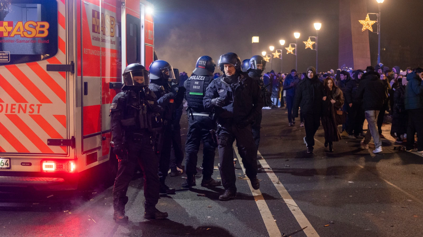 Hessen Yeniyıla Sakin Ama Stresli Girdi, © Helmut Fricke/dpa Hessen Yeniyıla Sakin Ama Stresli Girdi, © Helmut Fricke/dpa
