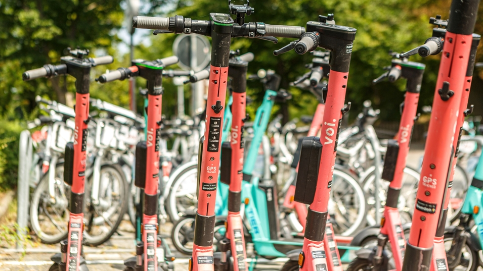 voi e-scooter, © Shutterstock