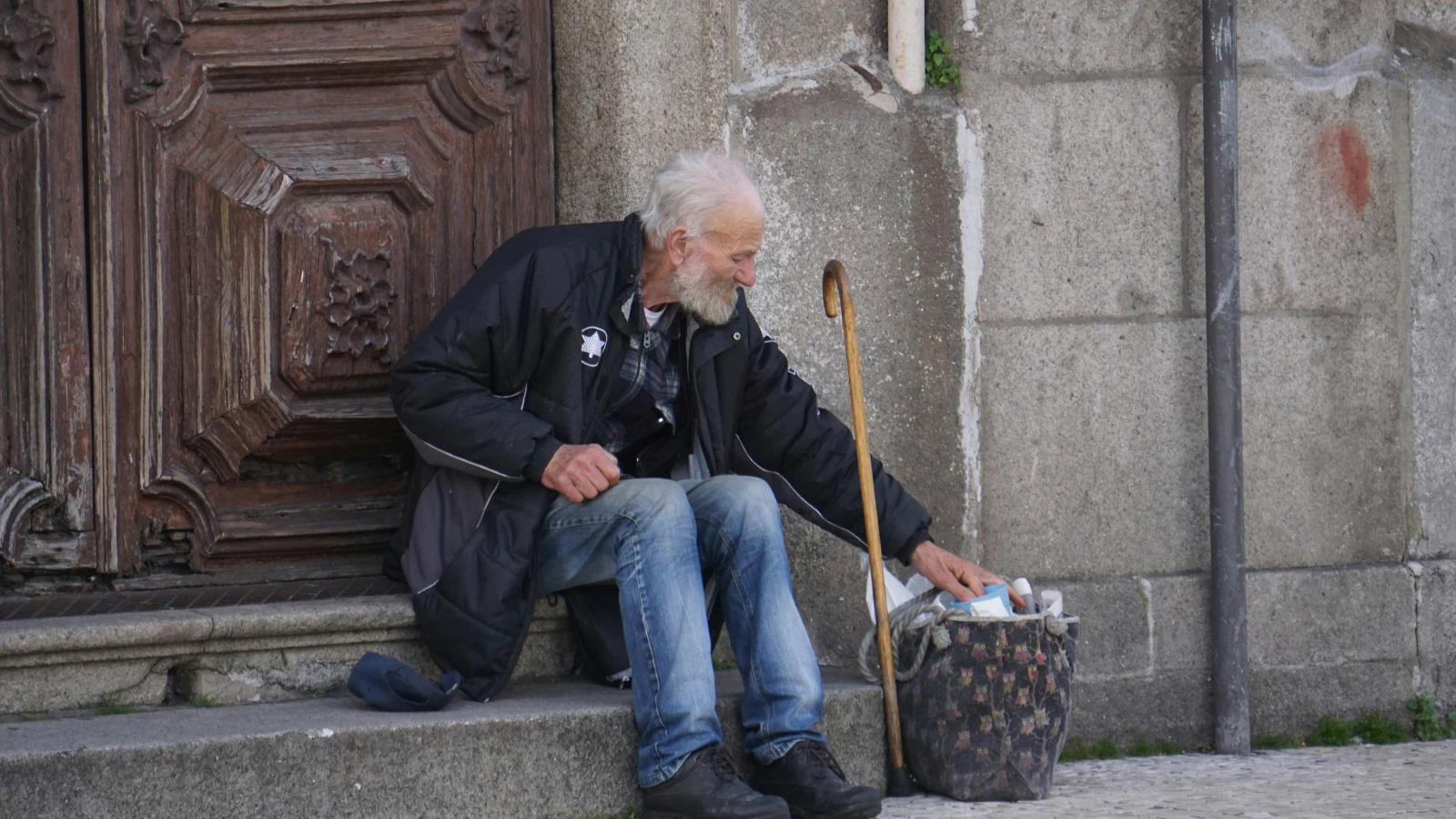 Bettelverbot in St. Gallen teilweise aufgehoben, © Unsplash/ Beth Macdonald Bettelverbot in St. Gallen teilweise aufgehoben, © Unsplash/ Beth Macdonald