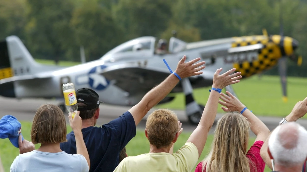 Flugshow Mollis ZigAirMeet Glarus Freizeit, © Keystone-SDA Flugshow Mollis ZigAirMeet Glarus Freizeit, © Keystone-SDA