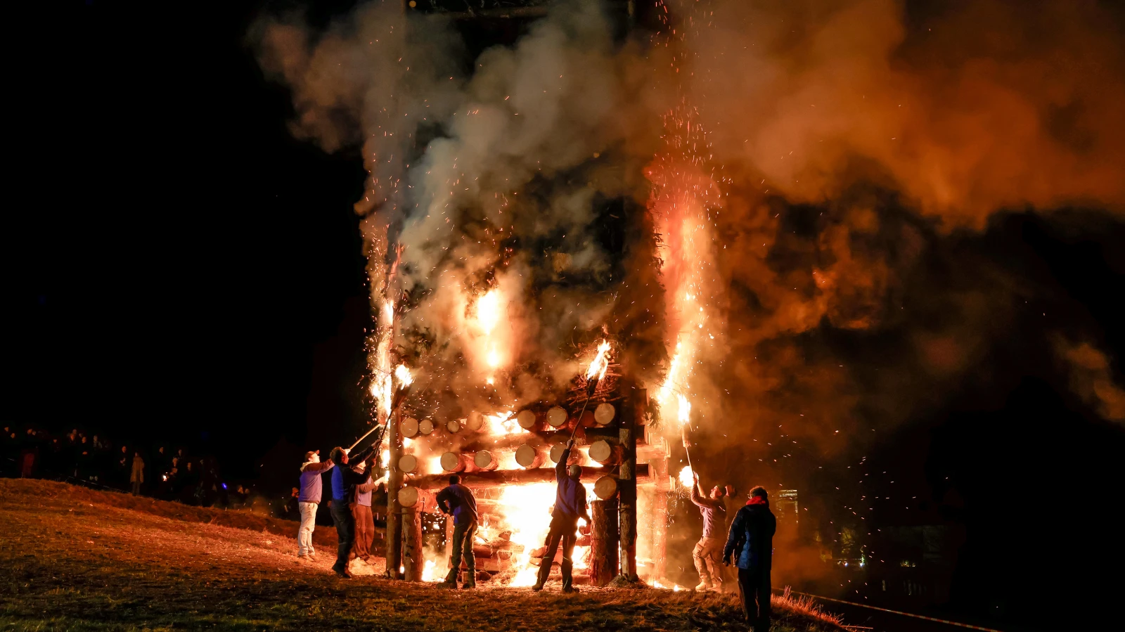 Funken auf Dux brennt am Samstag, © Gemeinde Schaan Funken auf Dux brennt am Samstag, © Gemeinde Schaan