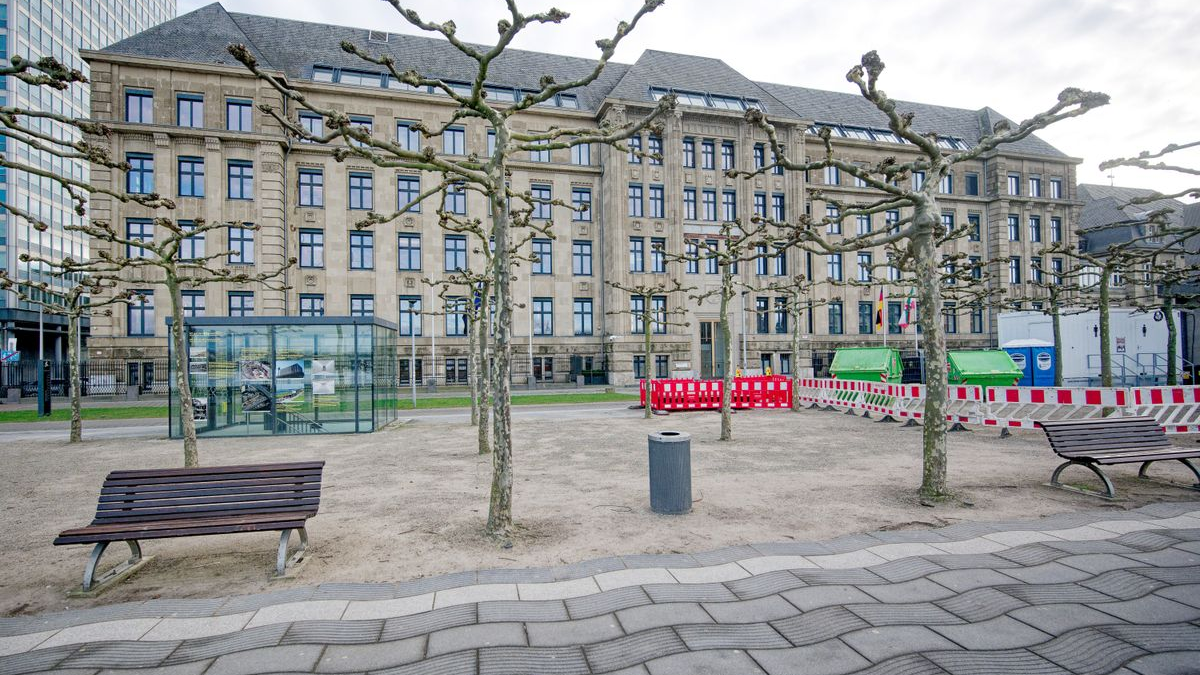  Düsseldorf'ta Yolsuzluk Skandalı Büyüyor, © dpa