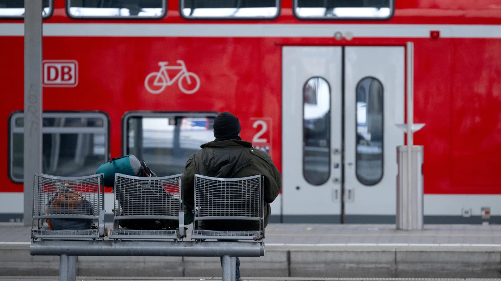 Dikkat! Deutsche Bahn Trenleri Yeniden Duracak, © dpa Dikkat! Deutsche Bahn Trenleri Yeniden Duracak, © dpa