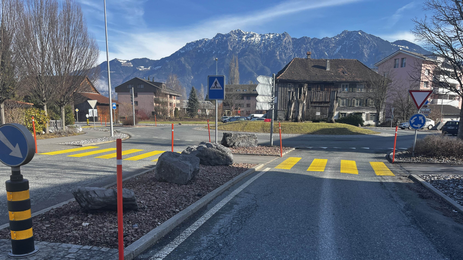 Unfall zwischen Auto und Fussgängerin in Werdenberg, © Kantonspolizei St. Gallen