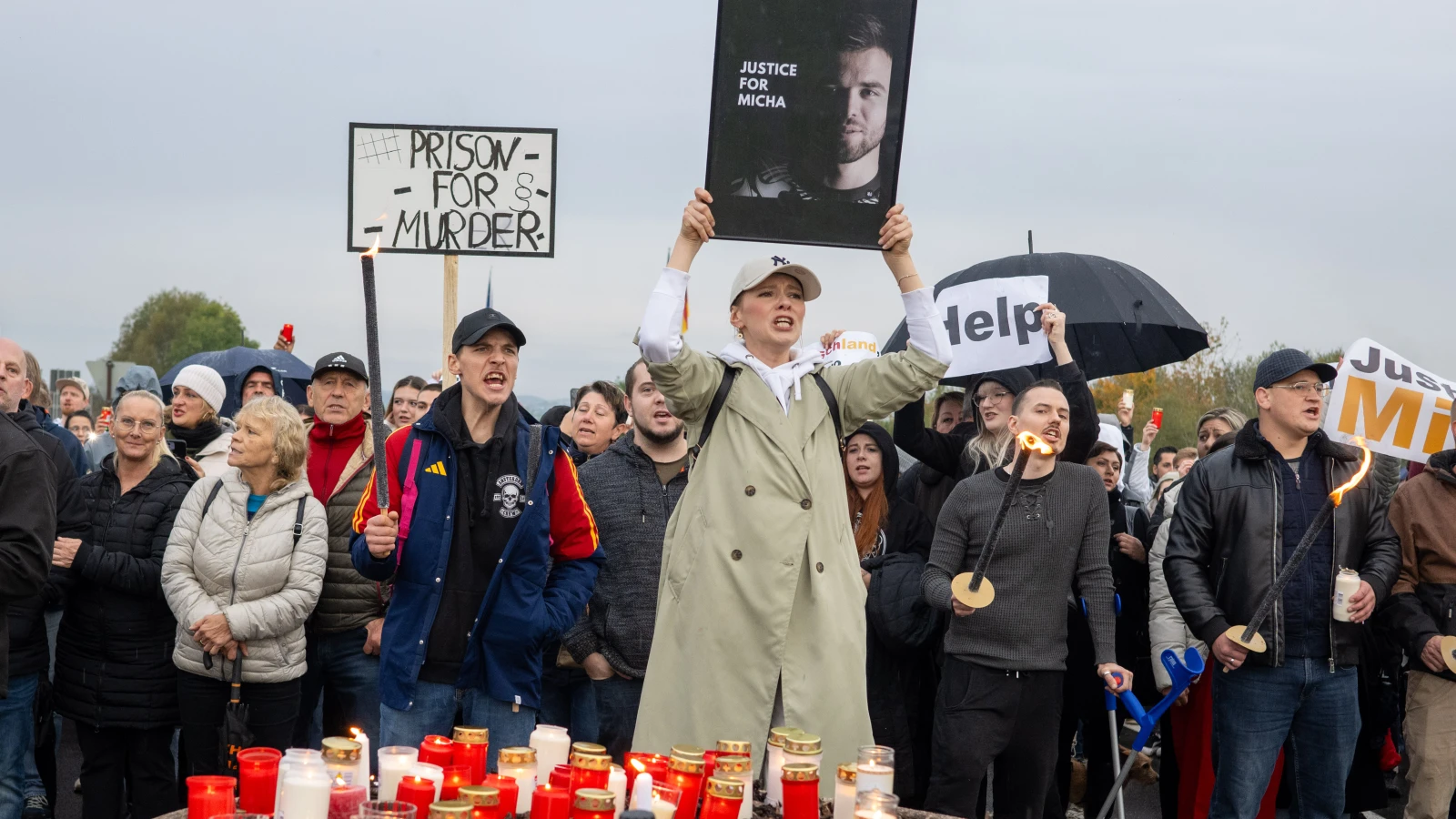 Adalet İstediler!, © dpa Adalet İstediler!, © dpa