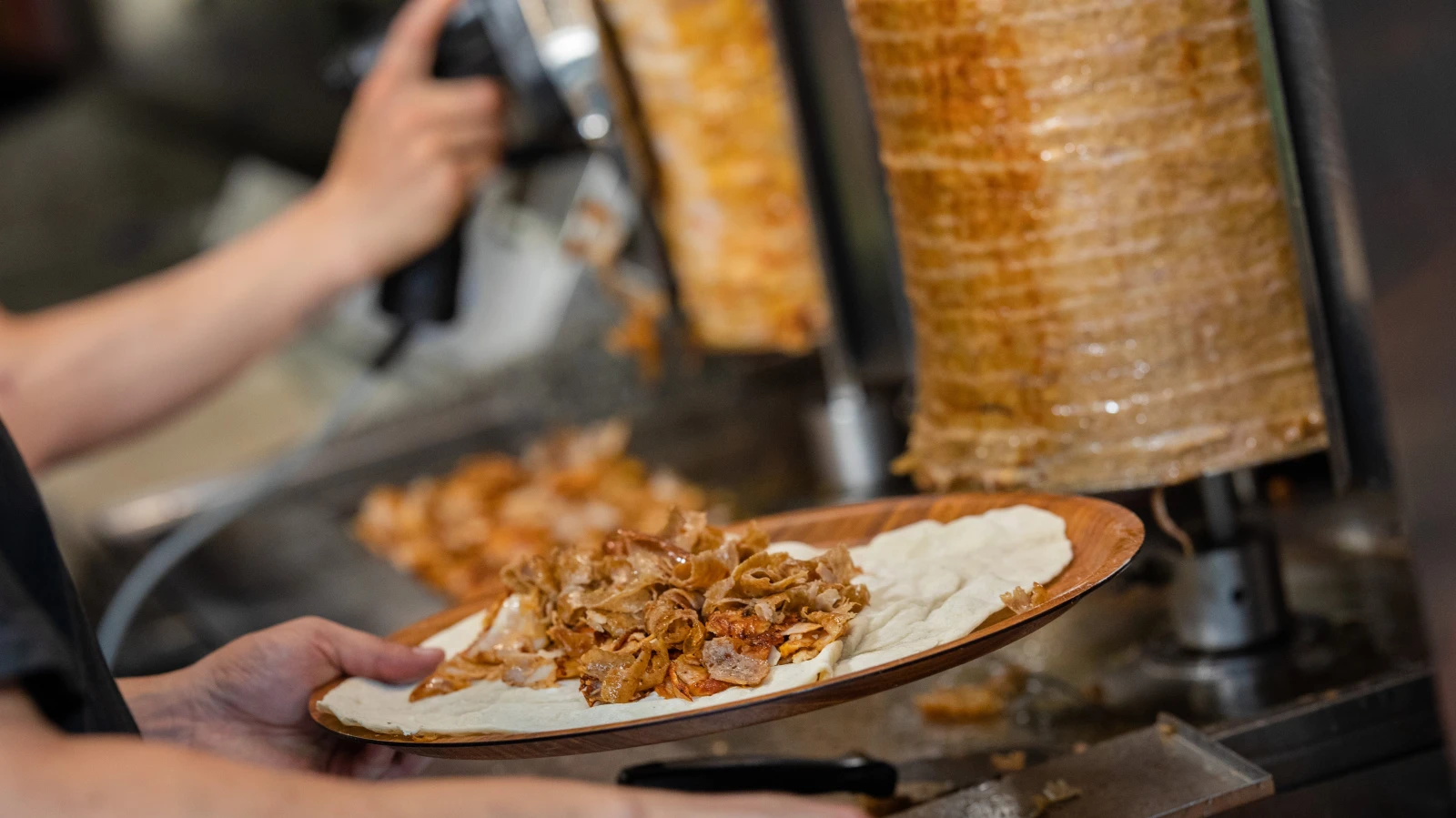 Almanya'da Döner Fiyatları Neden Uçuyor? 10 Euro Olur Mu?, © dpa Almanya'da Döner Fiyatları Neden Uçuyor? 10 Euro Olur Mu?, © dpa