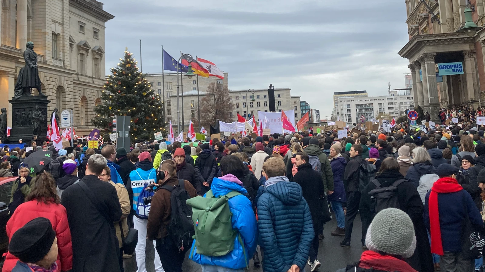 Bilim İnsanları Berlin'deki Tasarruf Planlarını Protesto Ediyor!, © MFM Bilim İnsanları Berlin'deki Tasarruf Planlarını Protesto Ediyor!, © MFM