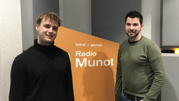 Stammtisch zur Umweltverantwortungs-Initiative, © Von Links: Gianluca Looser (Junge Grüne) und Roman Schlatter (SVP). Bild: Radio Munot