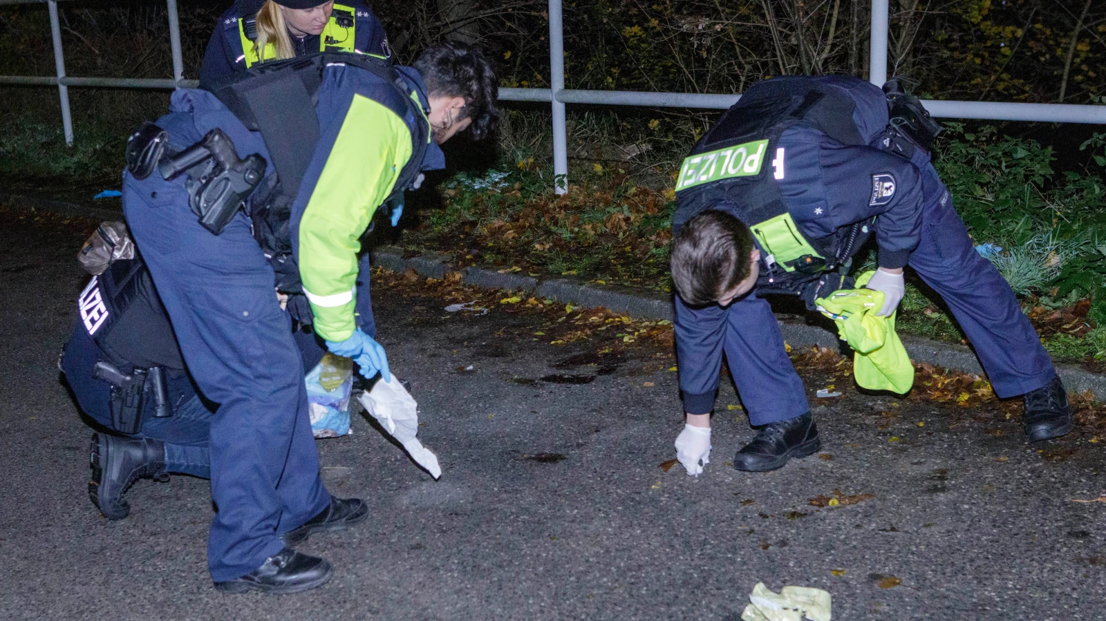 Berlin-Spandau’da Restoran Denetimi Gerginliği, © Julius-Christian Schreiner/dpa Berlin-Spandau’da Restoran Denetimi Gerginliği, © Julius-Christian Schreiner/dpa