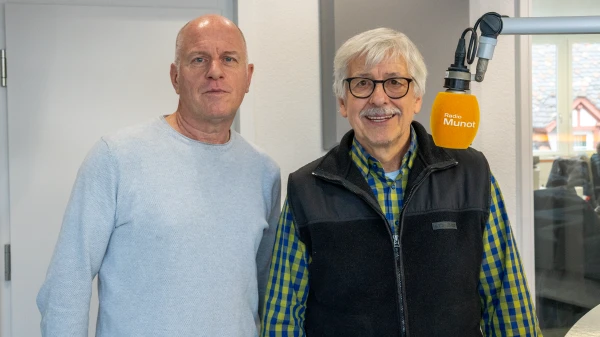 Kerzenziehen der Life Church spendet 4'000 Franken für die Weihnachtsaktion, © Radio Munot Kerzenziehen der Life Church spendet 4'000 Franken für die Weihnachtsaktion, © Radio Munot