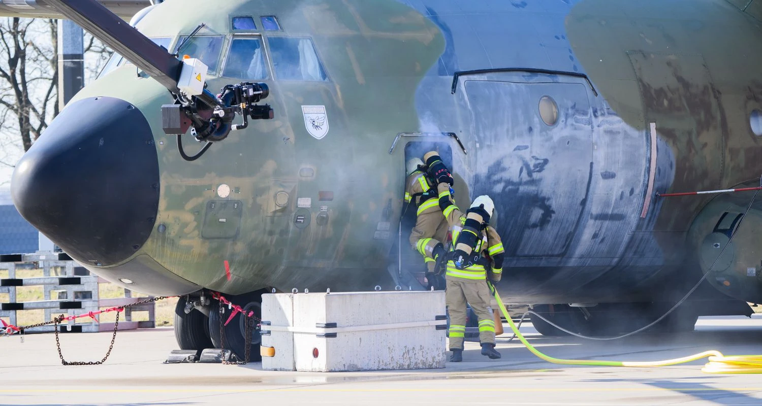 BER Havalimanı’nda Büyük Bundeswehr Tatbikatı Başladı!, © Julian Stratenschulte/dpa BER Havalimanı’nda Büyük Bundeswehr Tatbikatı Başladı!, © Julian Stratenschulte/dpa
