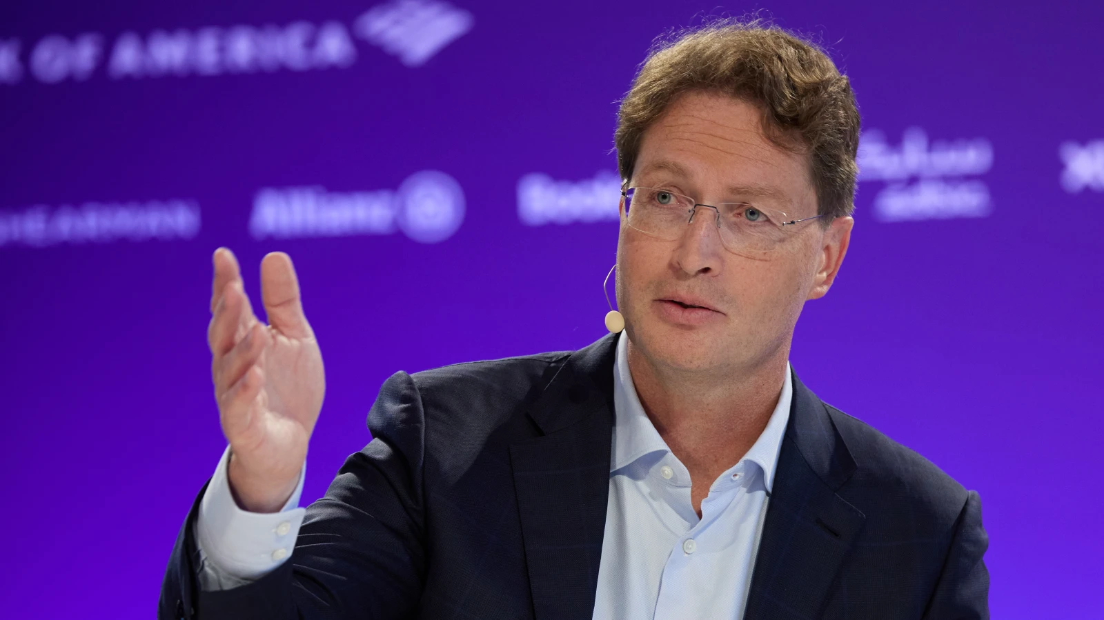 Siemens, Mercedes-Benz ve Deutsche Bank'ın İş Dünyasının Devleri Yabancı Düşmanlığına Karşı Uyardı!, © Foto: Jörg Carstensen/dpa Siemens, Mercedes-Benz ve Deutsche Bank'ın İş Dünyasının Devleri Yabancı Düşmanlığına Karşı Uyardı!, © Foto: Jörg Carstensen/dpa