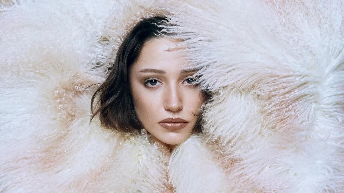 Başarılı Pop Sanatçısı Zeynep Bastık’tan Uluslararası Adım, © zeynepbastik / instagram Başarılı Pop Sanatçısı Zeynep Bastık’tan Uluslararası Adım, © zeynepbastik / instagram