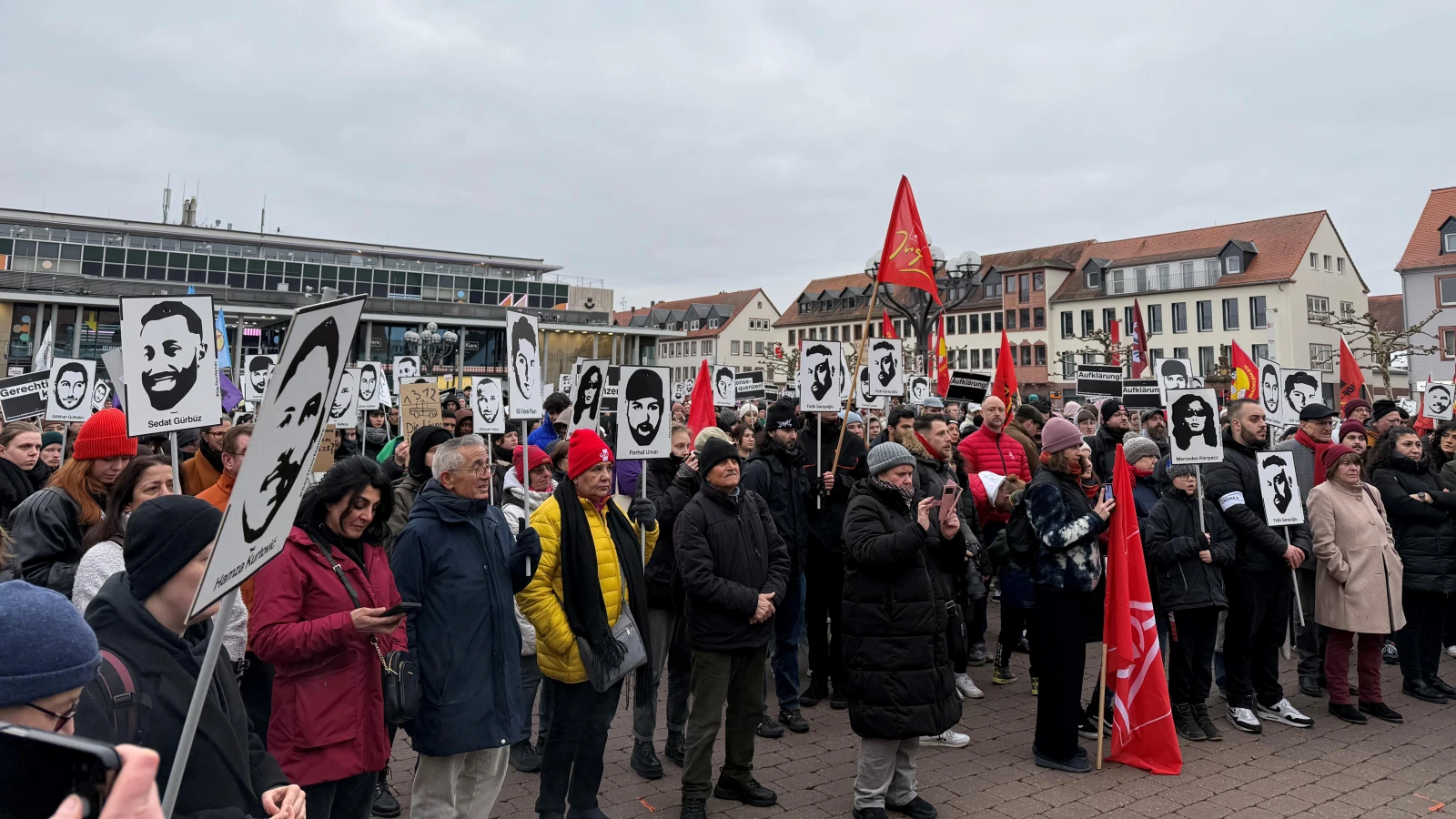 Hanau Saldırısının 5. Yılında Adalet Çağrısı Yapıldı, © Michael Bauer/dpa Hanau Saldırısının 5. Yılında Adalet Çağrısı Yapıldı, © Michael Bauer/dpa