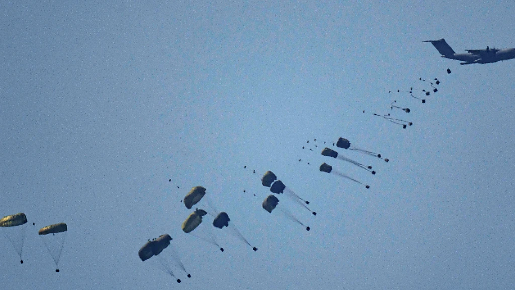 Fünf Menschen von Gaza-Hilfslieferung erschlagen, © Leo Correa/AP/dpa Fünf Menschen von Gaza-Hilfslieferung erschlagen, © Leo Correa/AP/dpa