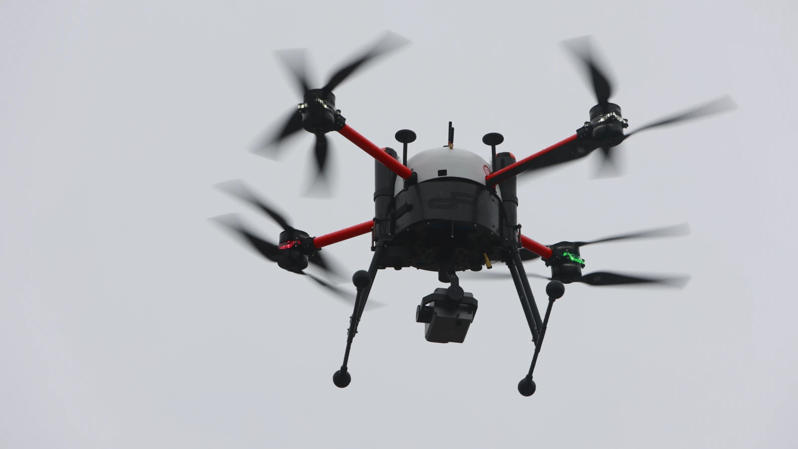 Dronelere Karşı Ulusal Savunma Çağrısı, © Matthias Bein/dpa Dronelere Karşı Ulusal Savunma Çağrısı, © Matthias Bein/dpa