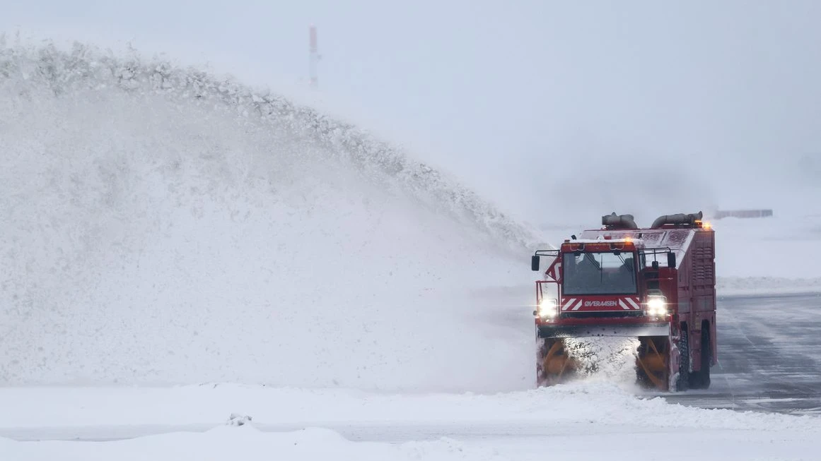 Kış Frankfurt Havalimanı’nda Uçuşları Yine Aksattı!, © Christian Charisius/dpa Kış Frankfurt Havalimanı’nda Uçuşları Yine Aksattı!, © Christian Charisius/dpa