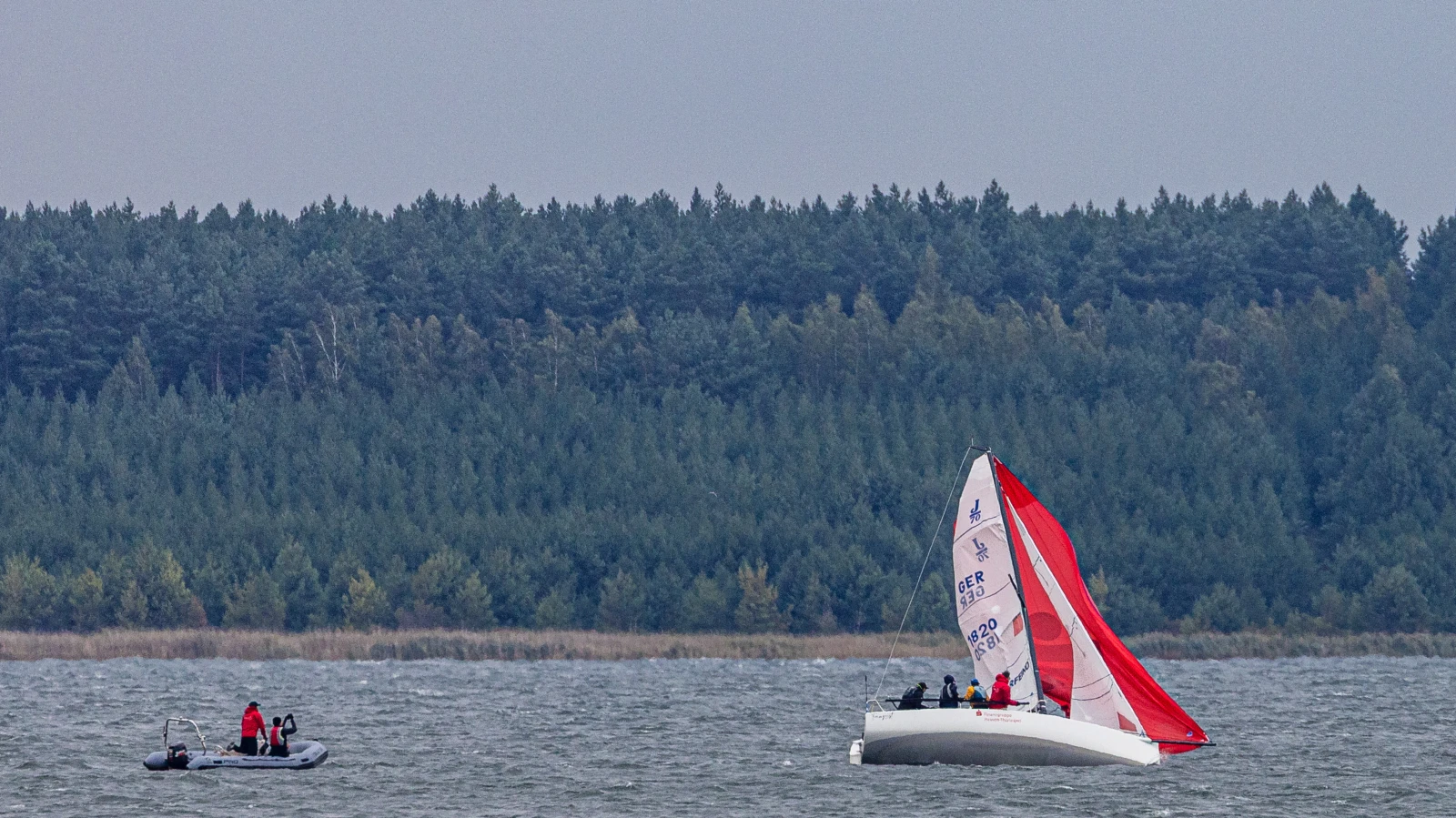 Ruhr Nehri Ölçülüyor – Helikopter Gürültüsüne Hazır Olun, © Frank Hammerschmidt/dpa Ruhr Nehri Ölçülüyor – Helikopter Gürültüsüne Hazır Olun, © Frank Hammerschmidt/dpa
