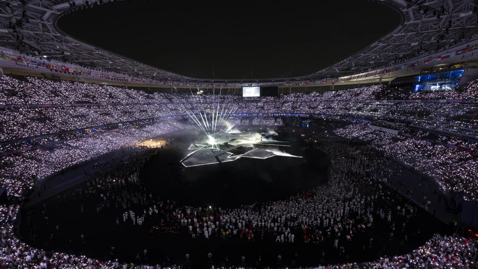 Abschluss mit grosser Show in Paris, © Keystone / Anthony Anex Abschluss mit grosser Show in Paris, © Keystone / Anthony Anex