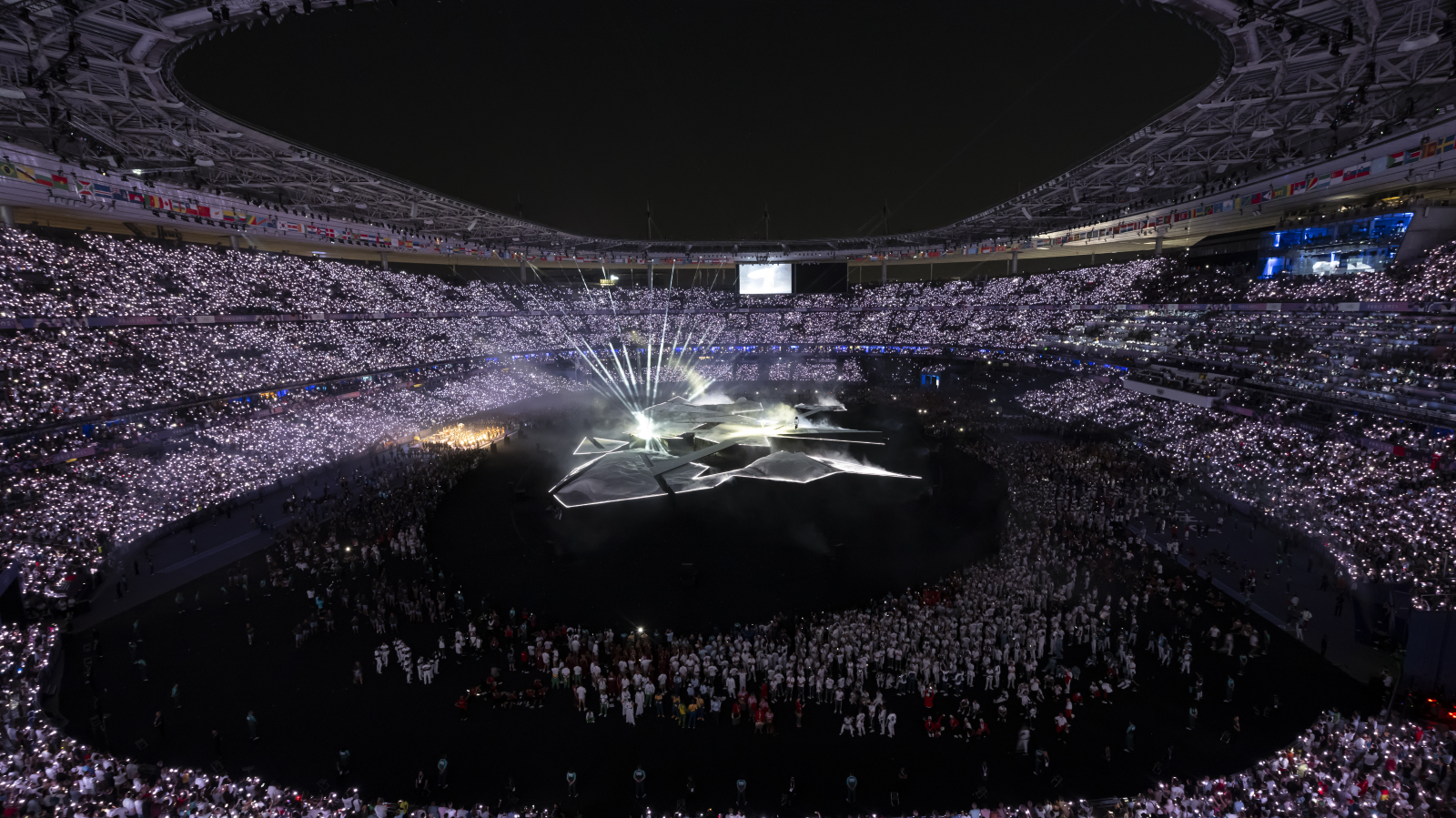 Abschluss mit grosser Show in Paris, © Keystone / Anthony Anex