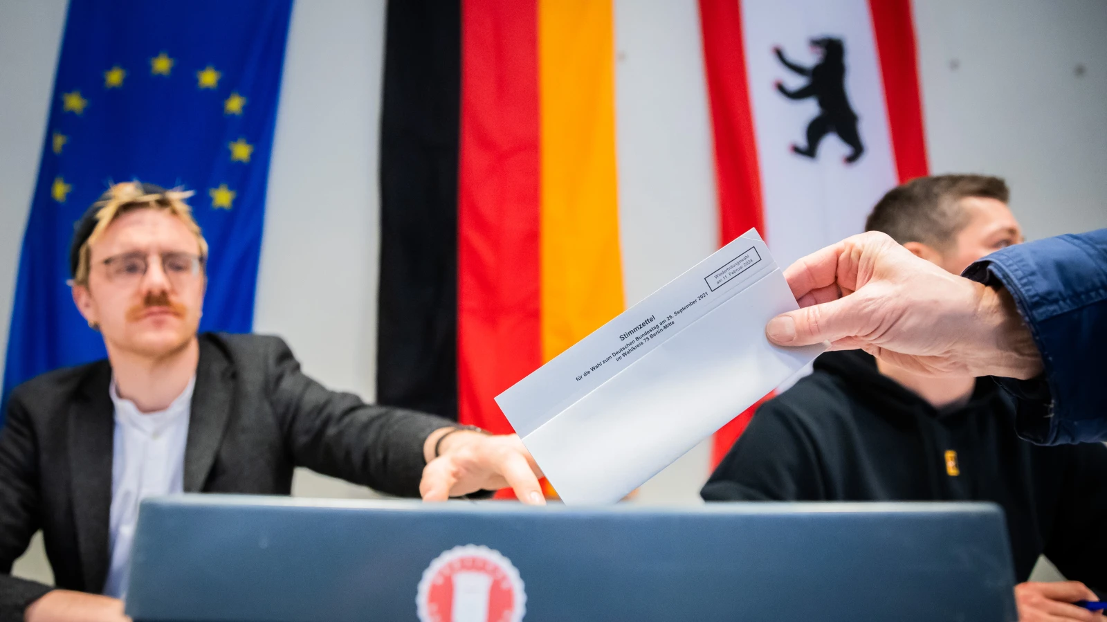 Berlin’de Sandık Maratonu Devam Ediyor: Yeni Seçim 20 Eylül 2026’da, © Christoph Soeder/dpa Berlin’de Sandık Maratonu Devam Ediyor: Yeni Seçim 20 Eylül 2026’da, © Christoph Soeder/dpa