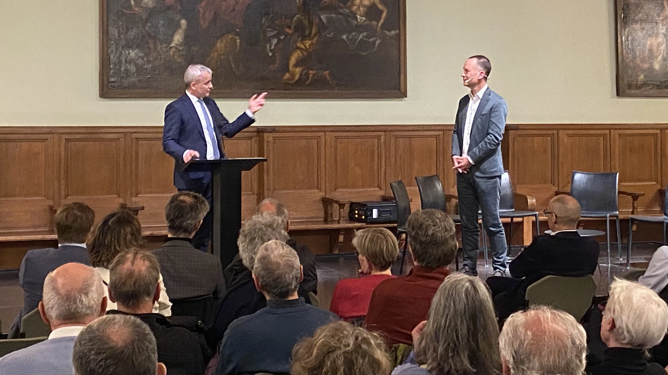 © Von links: Bundesrat Beat Jans und Moderator Matthias Wipf. Bild: Radio Munot © Von links: Bundesrat Beat Jans und Moderator Matthias Wipf. Bild: Radio Munot